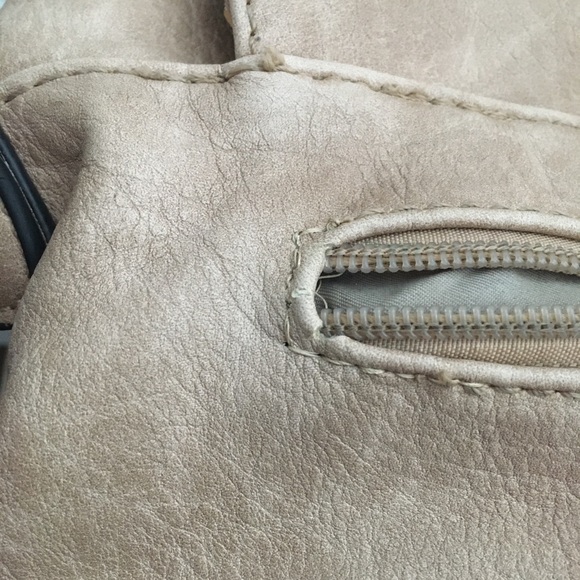 Handbag - Picture 9 of 12